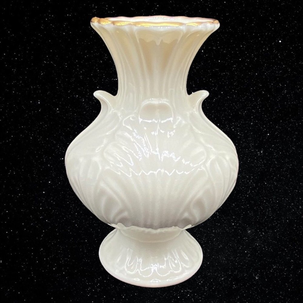 Lenox 24k Gold Trim Miniature Ivory Elfin Vase Ceramic 4.5”T 3”W